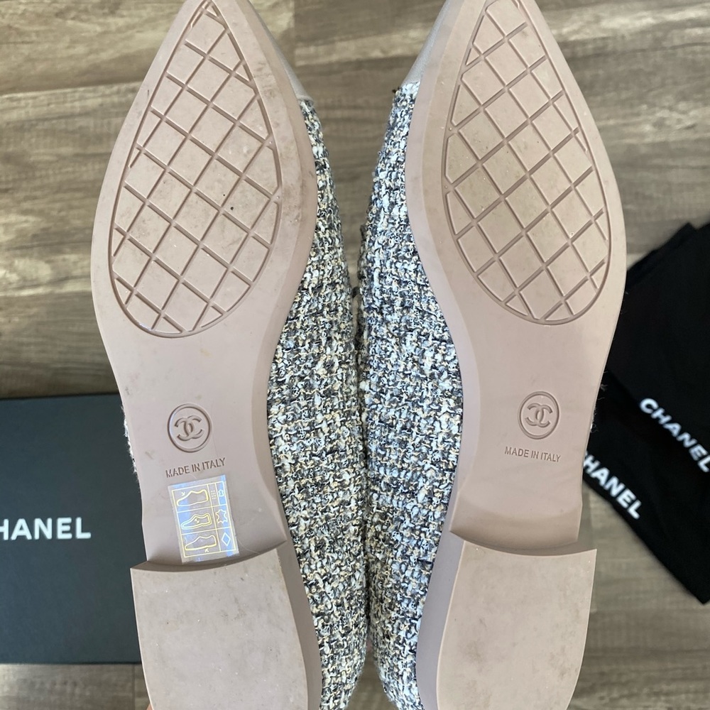 Chanel Tweed Lace up shoes - Picture 4 of 5